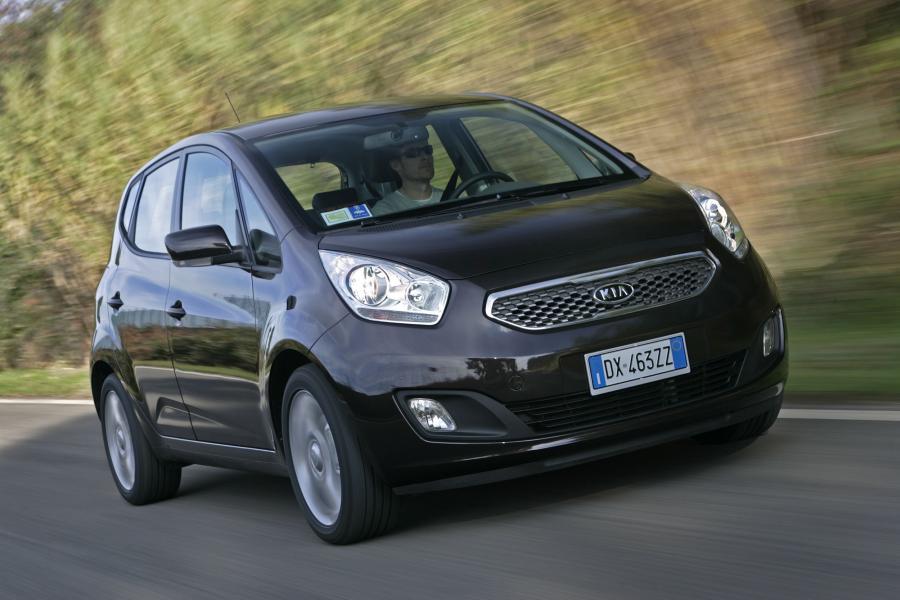  Kia Venga 2010 года  (фото 38 из 199)
